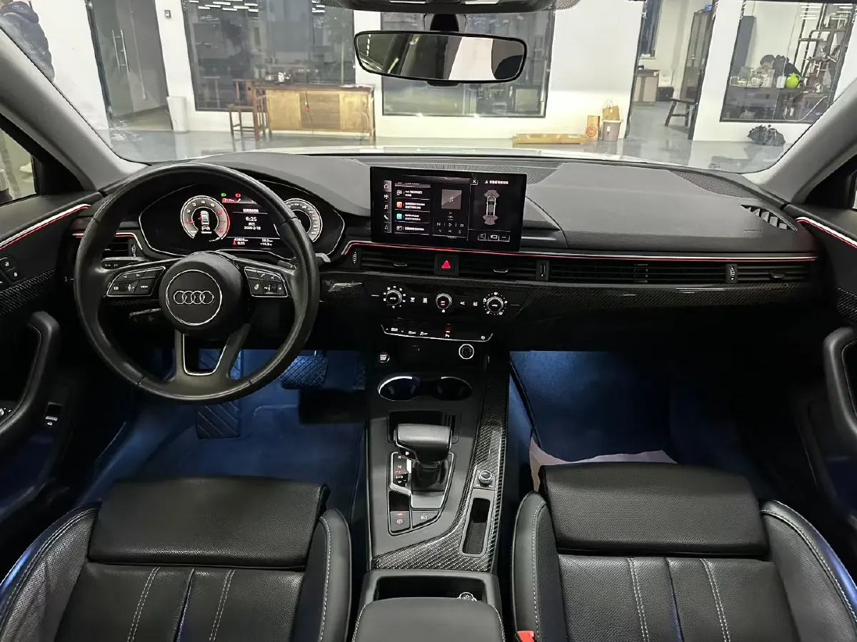 2023 Audi A4L 2.0T 190HP L4 7DCT,autocango,china used car exporter,china ev exporter,chinese used car exporter,chinese used ev exporter