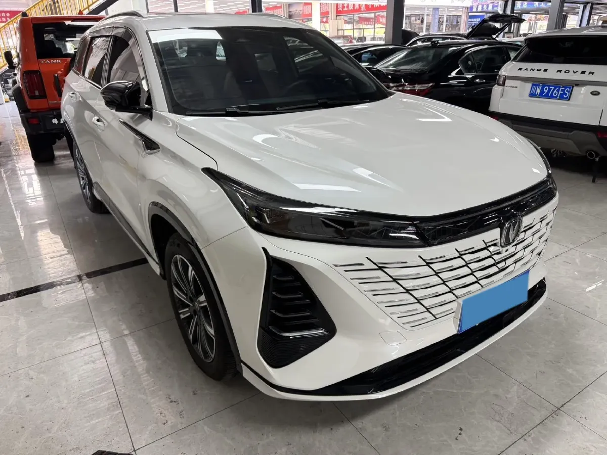 2025 ChangAn CS75 Plus 1.5T 188HP L4 8AT,autocango,china used car exporter,china ev exporter,chinese used car exporter,chinese used ev exporter