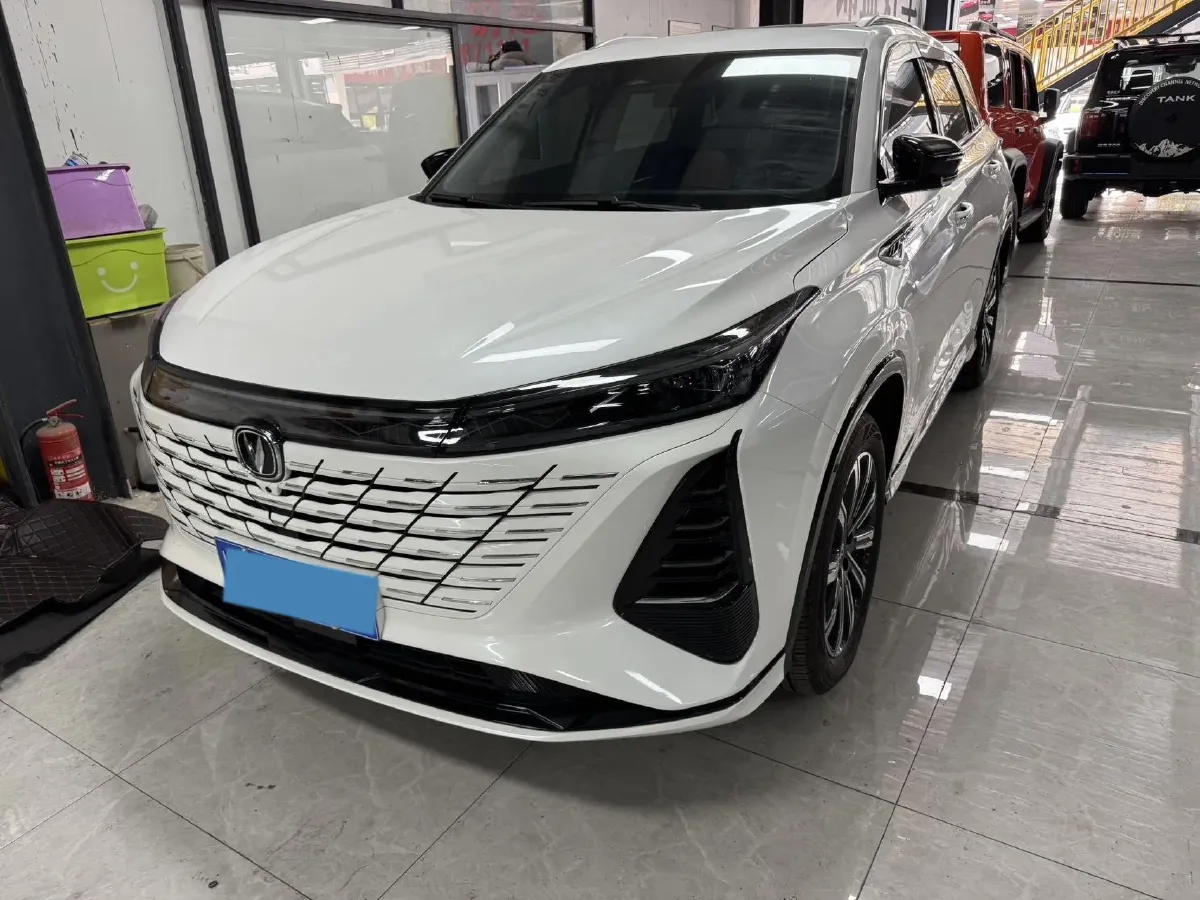 2025 ChangAn CS75 Plus 1.5T 188HP L4 8AT,autocango,china used car exporter,china ev exporter,chinese used car exporter,chinese used ev exporter