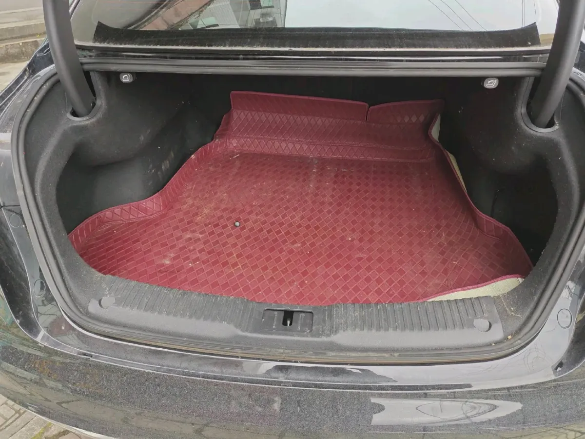 2024 HongQi H5 1.5T 169HP L4 1DHT Hybrid,autocango,china used car exporter,china ev exporter,chinese used car exporter,chinese used ev exporter