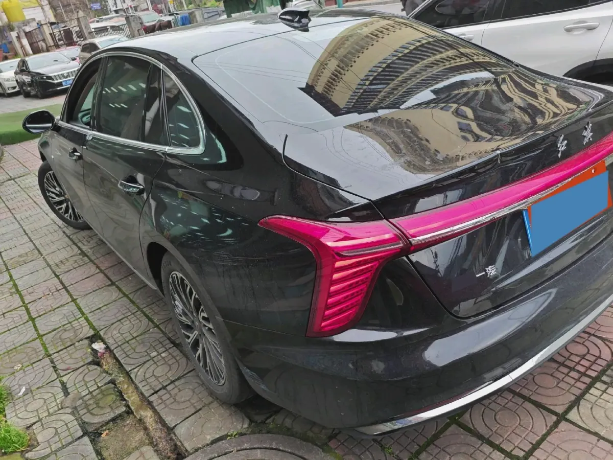 2024 HongQi H5 1.5T 169HP L4 1DHT Hybrid,autocango,china used car exporter,china ev exporter,chinese used car exporter,chinese used ev exporter