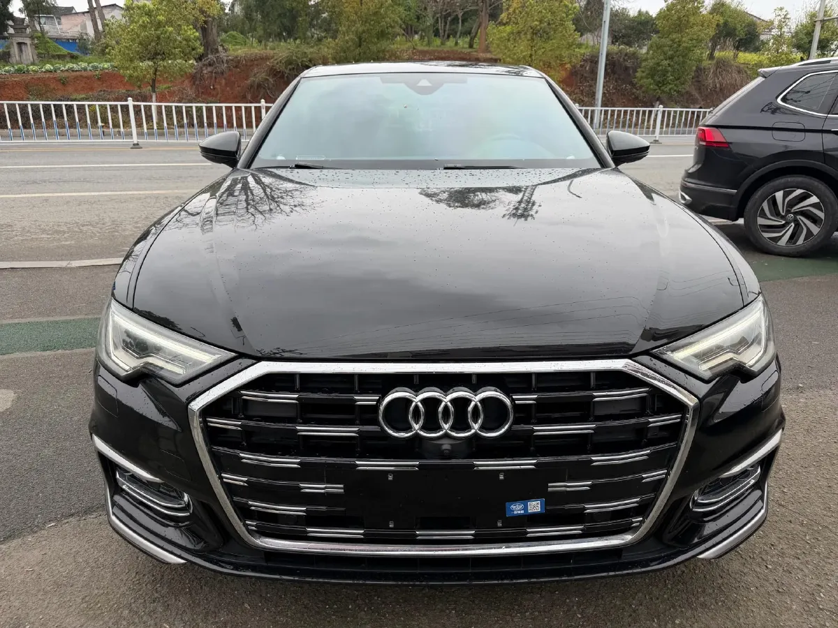 2023 Audi A6L 2.0T 245HP L4 7DCT,autocango,china used car exporter,china ev exporter,chinese used car exporter,chinese used ev exporter