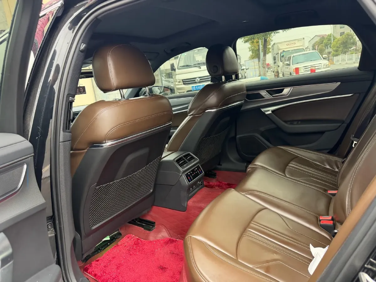 2023 Audi A6L 2.0T 245HP L4 7DCT,autocango,china used car exporter,china ev exporter,chinese used car exporter,chinese used ev exporter