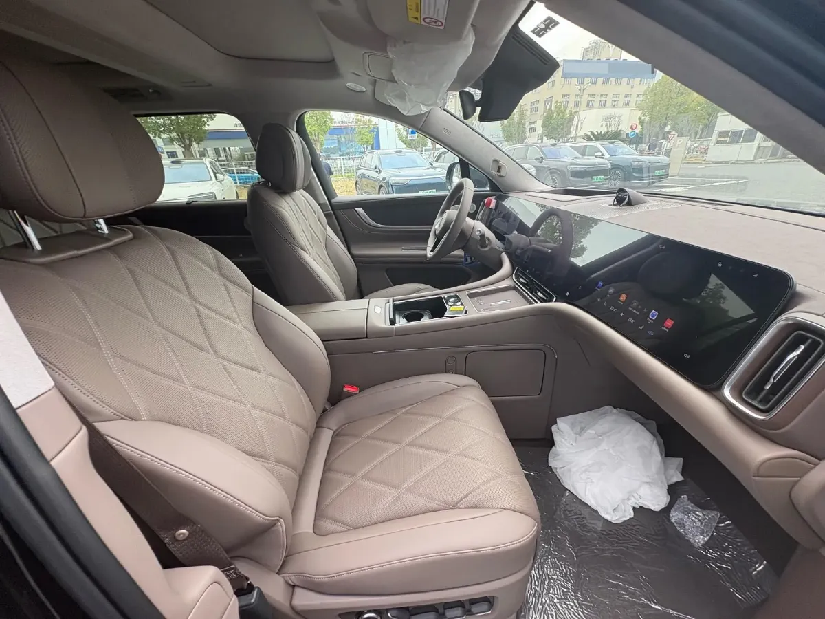 2025 AITO AITO M9 REEV 160HP REEV 52KWH,autocango,china used car exporter,china ev exporter,chinese used car exporter,chinese used ev exporter