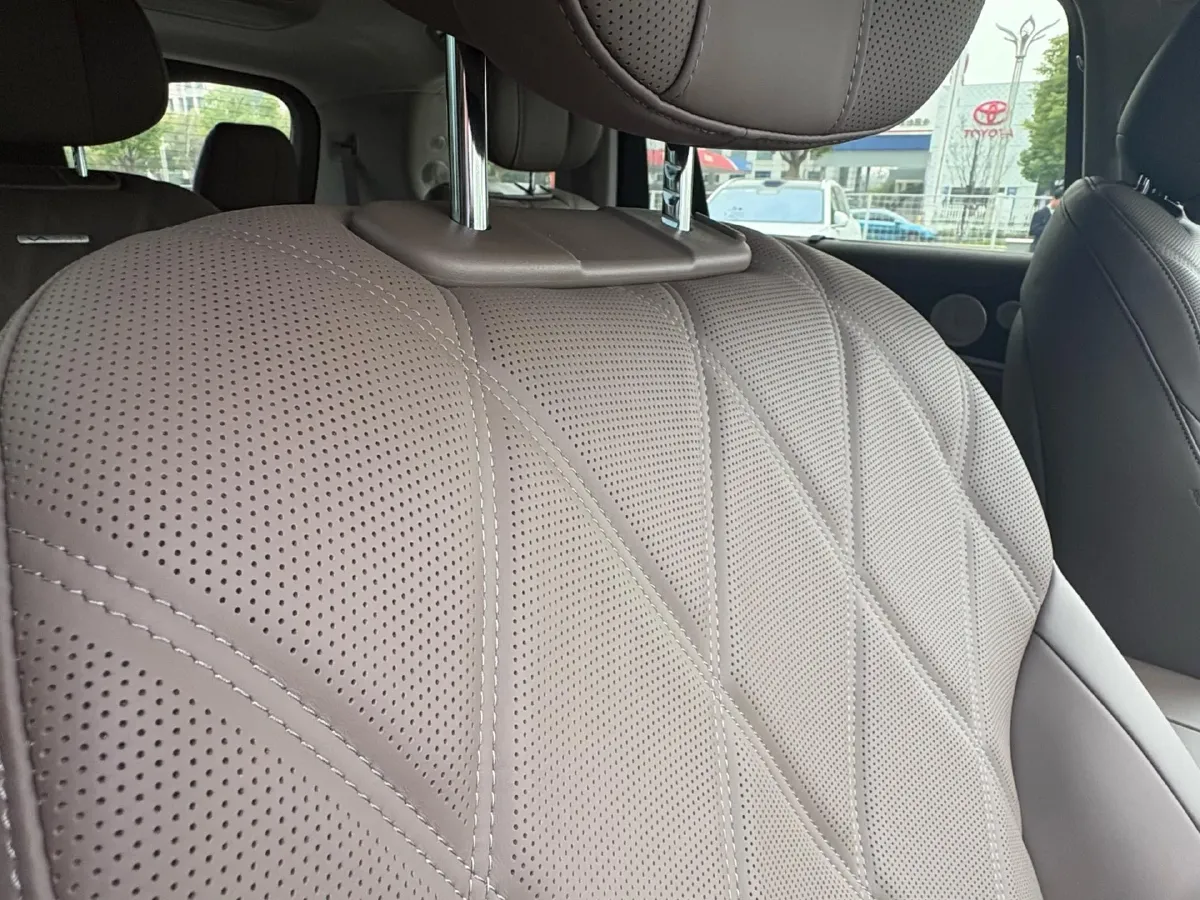 2025 AITO AITO M9 REEV 160HP REEV 52KWH,autocango,china used car exporter,china ev exporter,chinese used car exporter,chinese used ev exporter