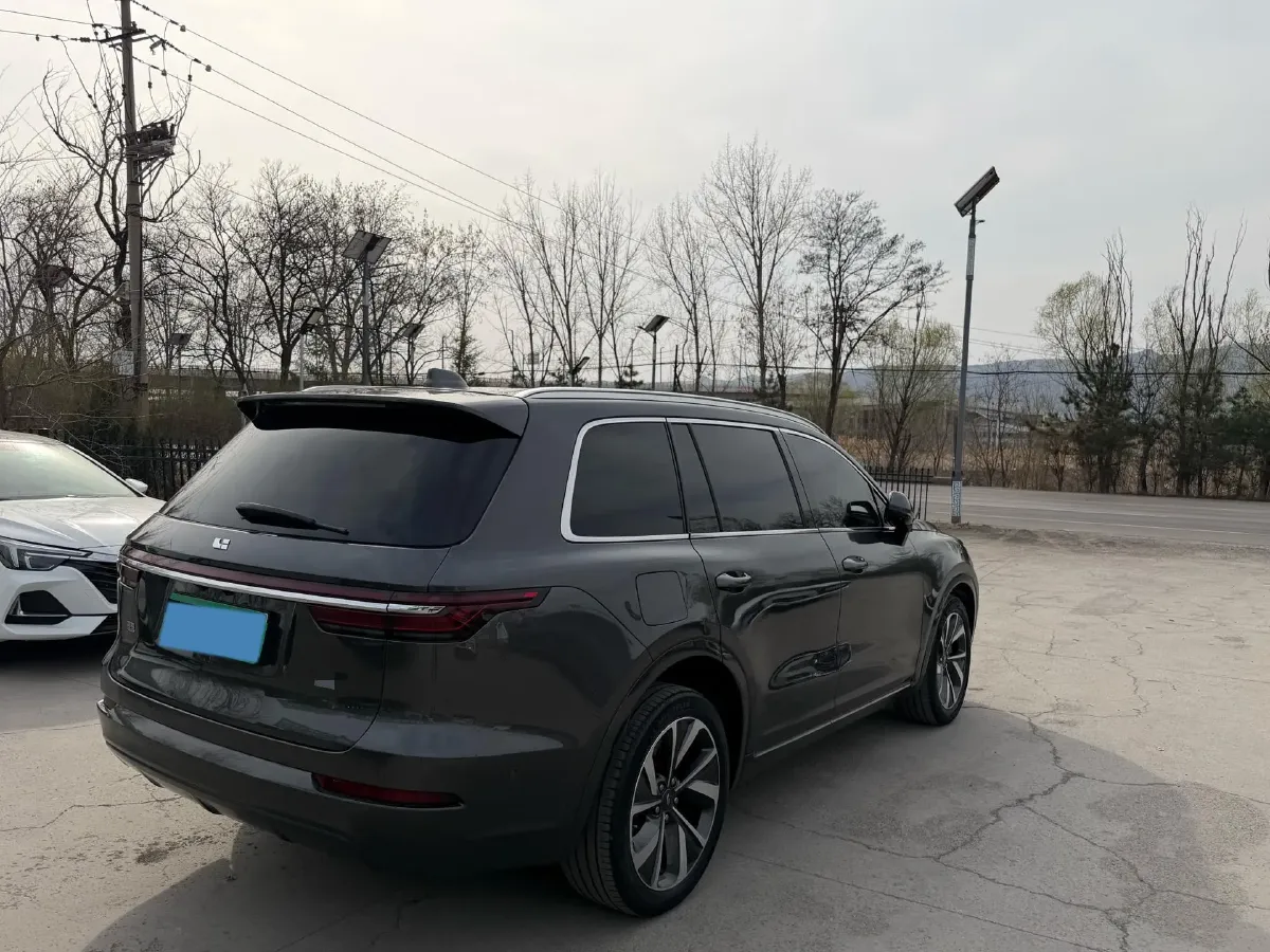 2021 Li ONE Range Extended 131HP REEV 40.5KWH,autocango,china used car exporter,china ev exporter,chinese used car exporter,chinese used ev exporter