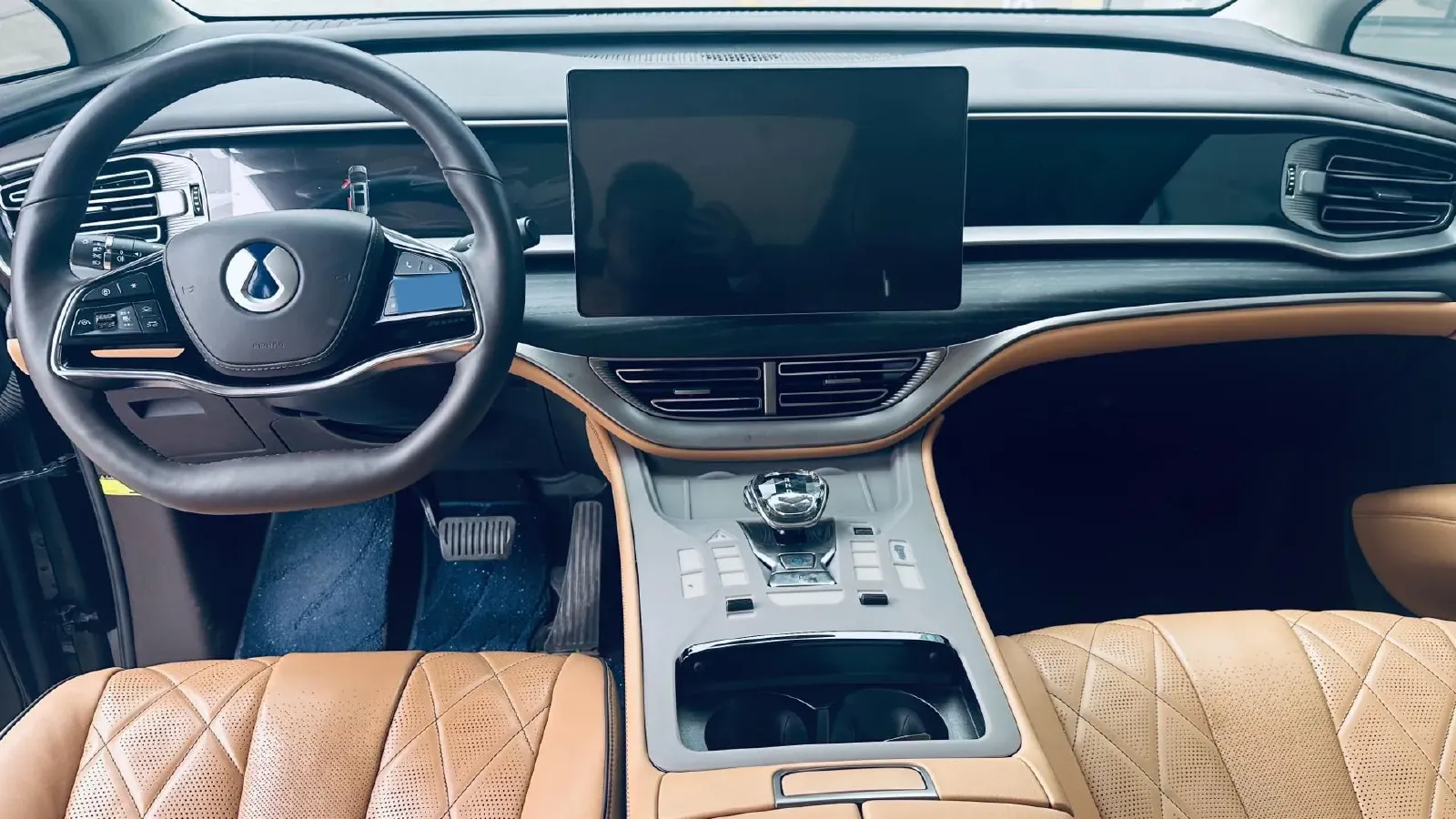 2024 Denza D9 1.5T 139HP L4 E-CVT PHEV 40KWH,autocango,china used car exporter,china ev exporter,chinese used car exporter,chinese used ev exporter