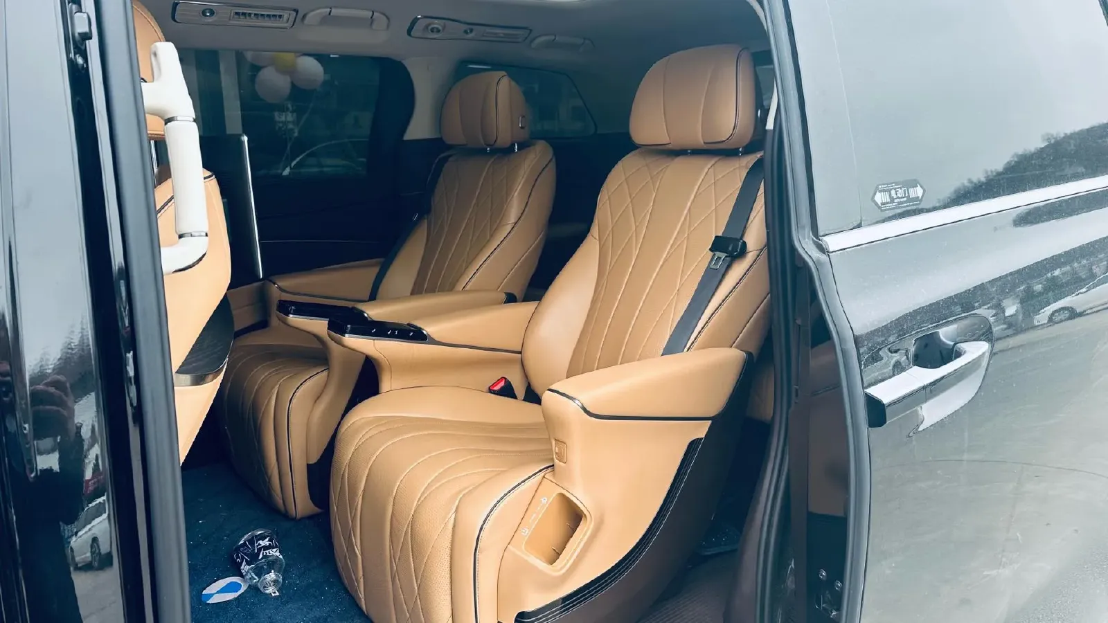 2024 Denza D9 1.5T 139HP L4 E-CVT PHEV 40KWH,autocango,china used car exporter,china ev exporter,chinese used car exporter,chinese used ev exporter