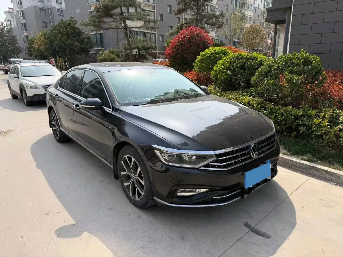 2020 Volkswagen Magotan 2.0T 186HP L4 7DCT,autocango,china used car exporter,china ev exporter,chinese used car exporter,chinese used ev exporter