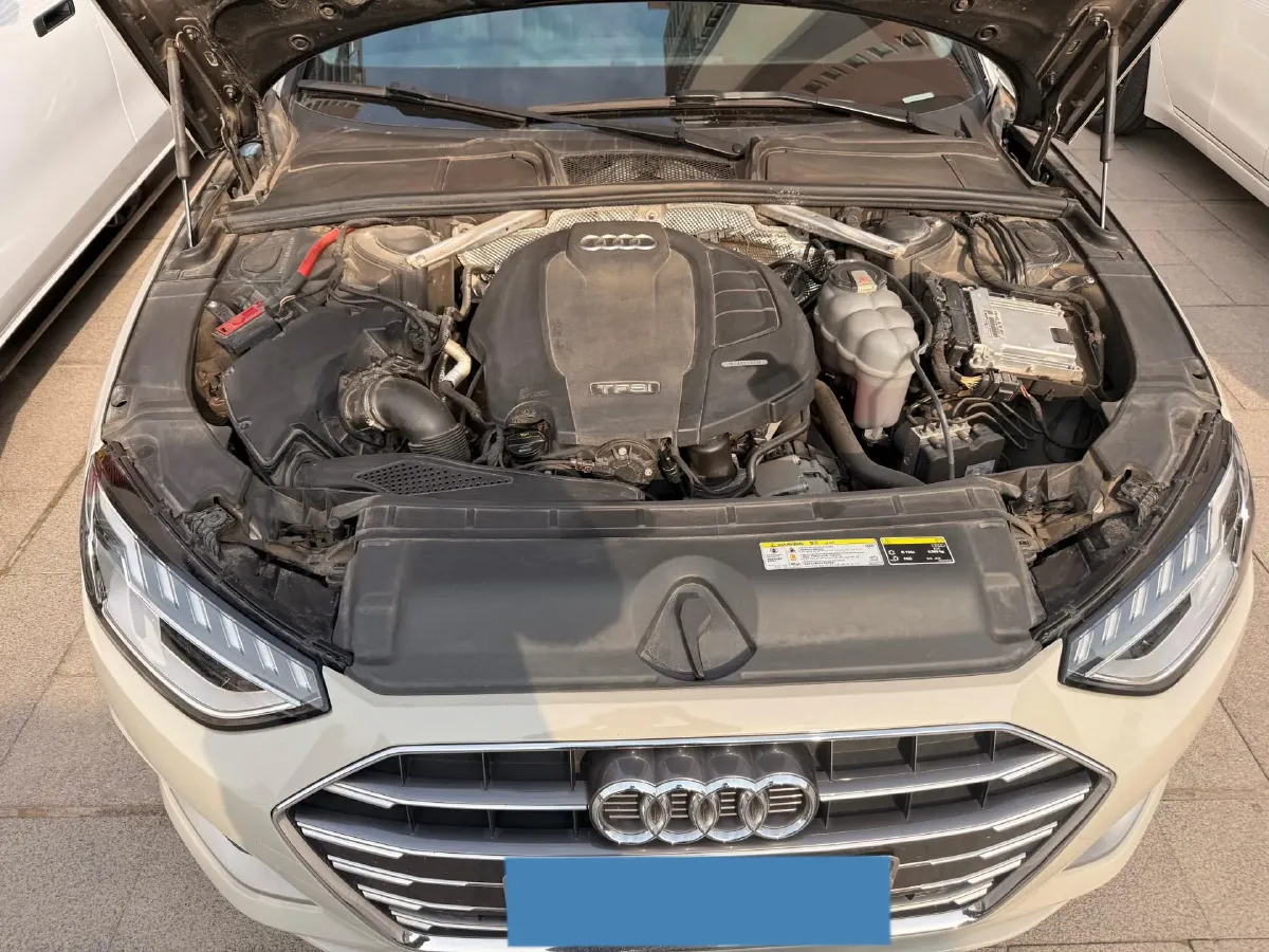 2020 Audi A4L 2.0T 190HP L4 7DCT,autocango,china used car exporter,china ev exporter,chinese used car exporter,chinese used ev exporter