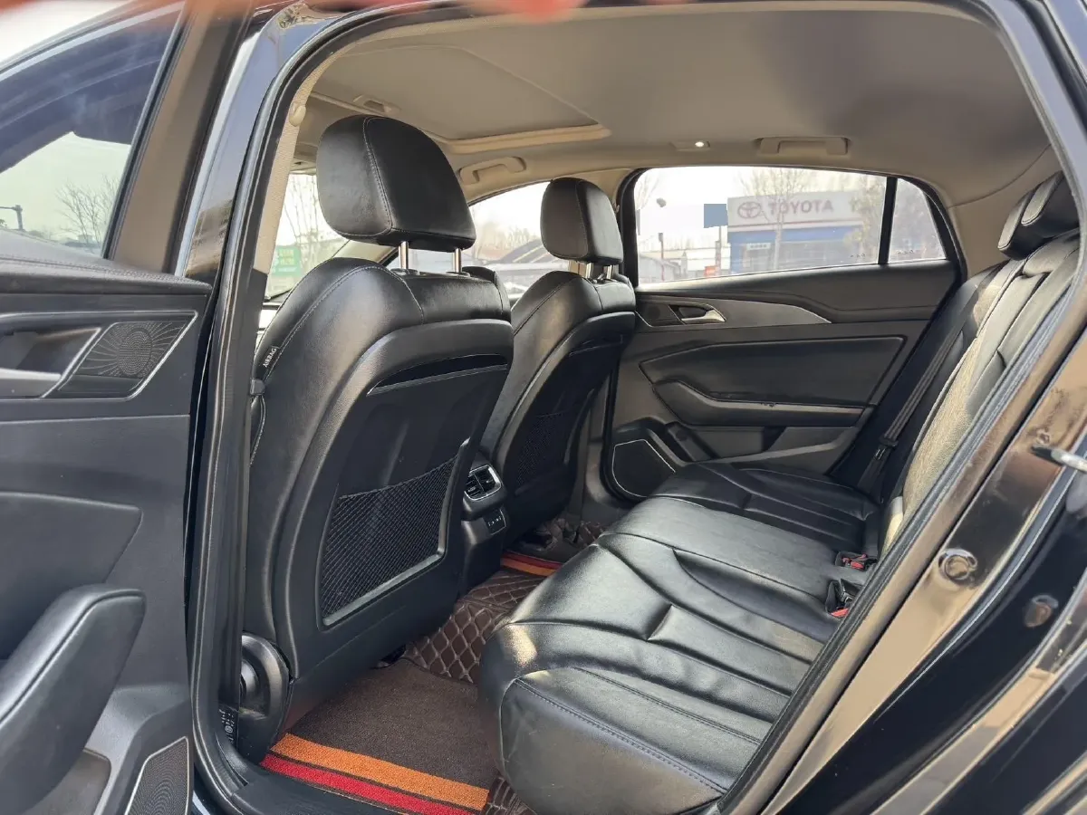 2020 HongQi H5 1.5T 169HP L4 7DCT,autocango,china used car exporter,china ev exporter,chinese used car exporter,chinese used ev exporter