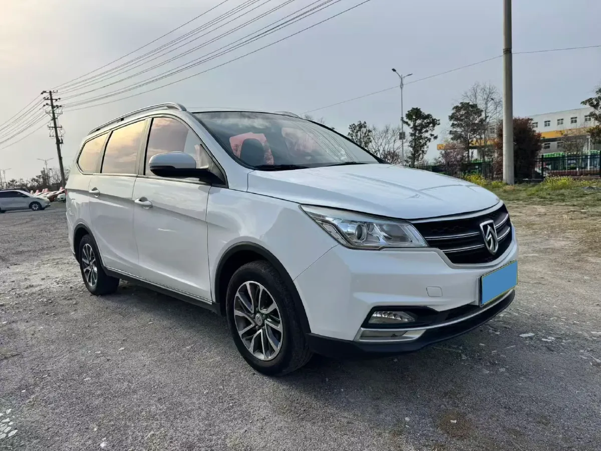 2019 BaoJun 730 1.5T 151HP L4 CVT,autocango,china used car exporter,china ev exporter,chinese used car exporter,chinese used ev exporter