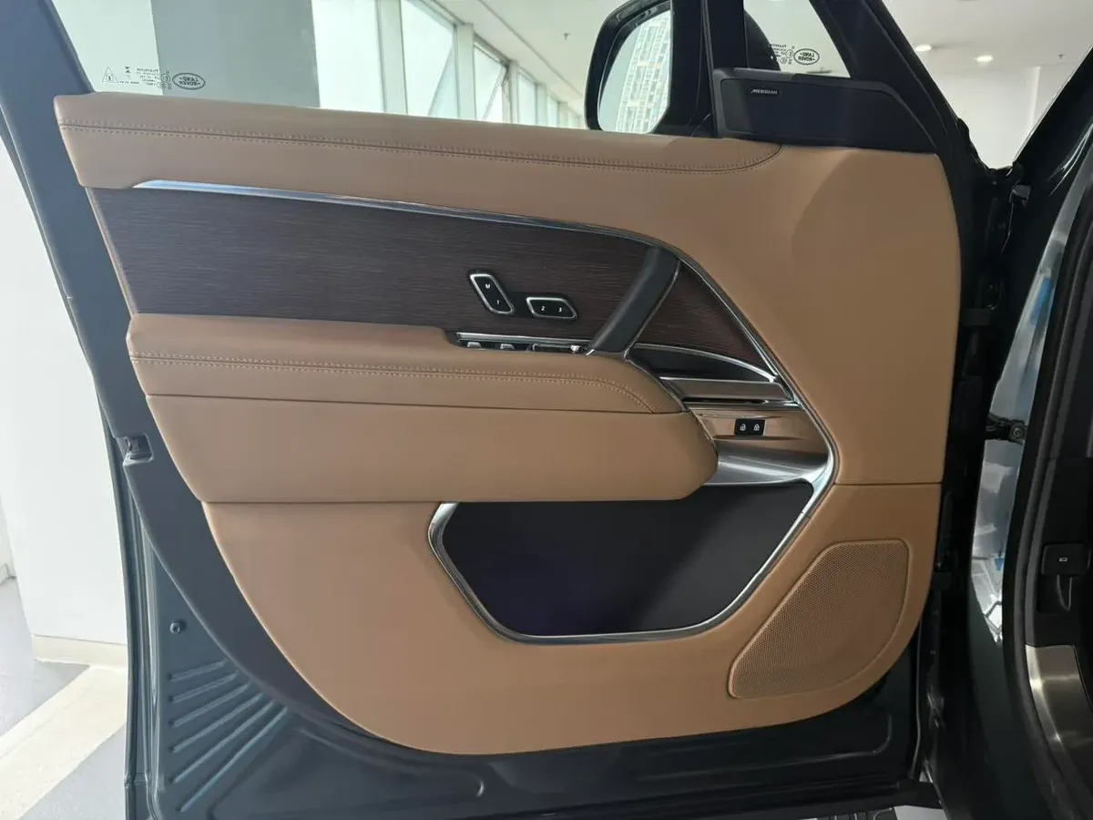 2024 Land Rover Range Rover 3.0T 400HP L6 8AT,autocango,china used car exporter,china ev exporter,chinese used car exporter,chinese used ev exporter