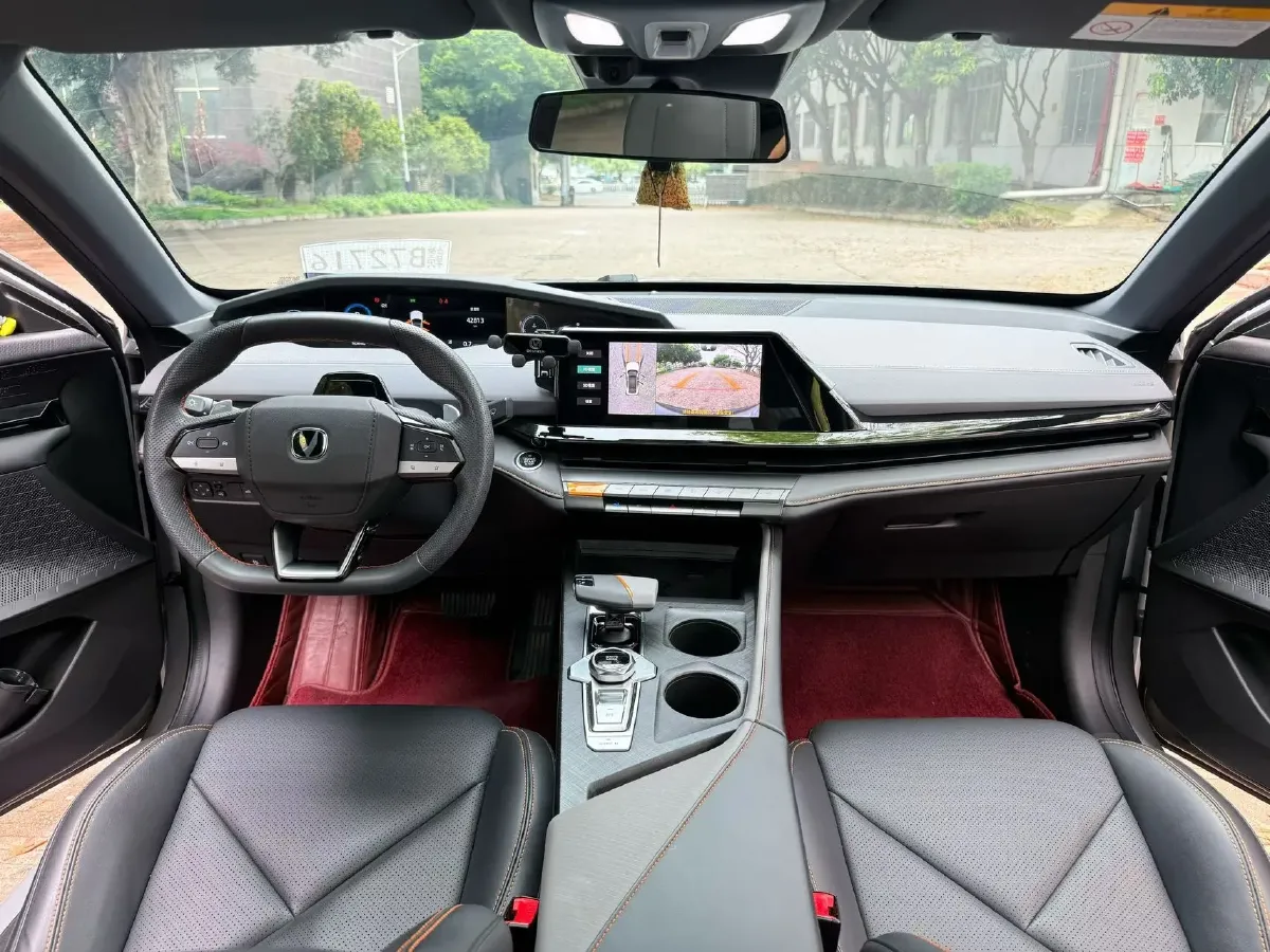 2022 ChangAn UNI-V 1.5T 188HP L4 7DCT,autocango,china used car exporter,china ev exporter,chinese used car exporter,chinese used ev exporter