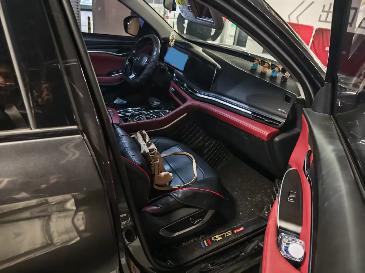 2020 ChangAn CS75 Plus 2.0T 233HP L4 8AT,autocango,china used car exporter,china ev exporter,chinese used car exporter,chinese used ev exporter