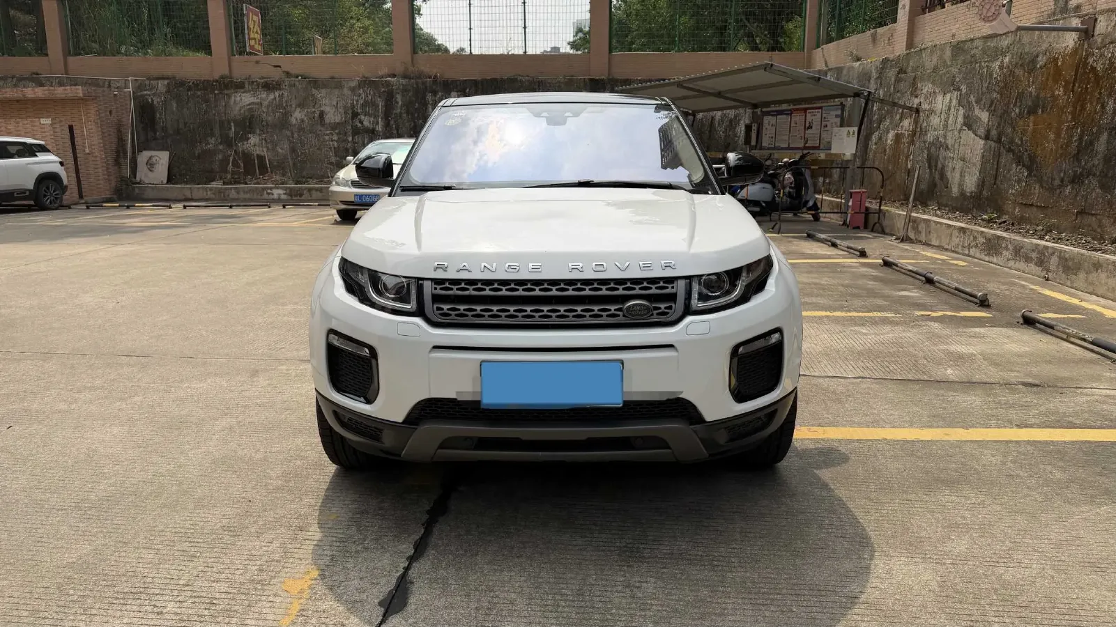 2018 Land Rover Range Rover Evoque 2.0T 241HP L4 9AT,autocango,china used car exporter,china ev exporter,chinese used car exporter,chinese used ev exporter