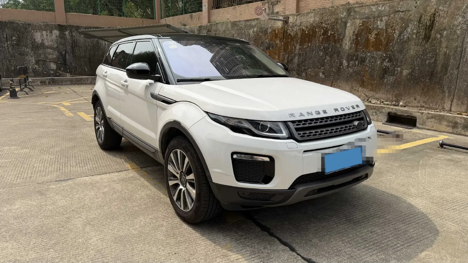 2018 Land Rover Range Rover Evoque 2.0T 241HP L4 9AT,autocango,china used car exporter,china ev exporter,chinese used car exporter,chinese used ev exporter