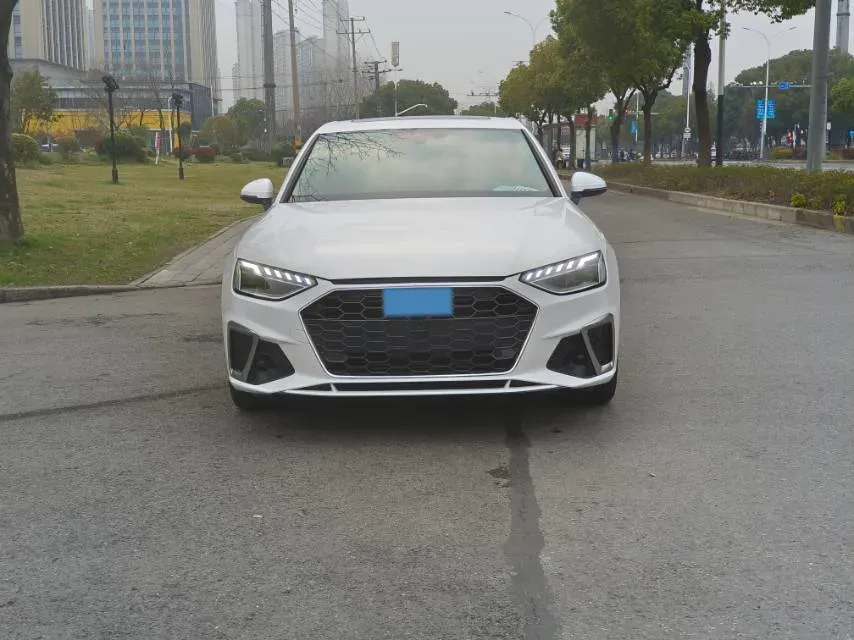 2020 Audi A4L 2.0T 190HP L4 7DCT,autocango,china used car exporter,china ev exporter,chinese used car exporter,chinese used ev exporter