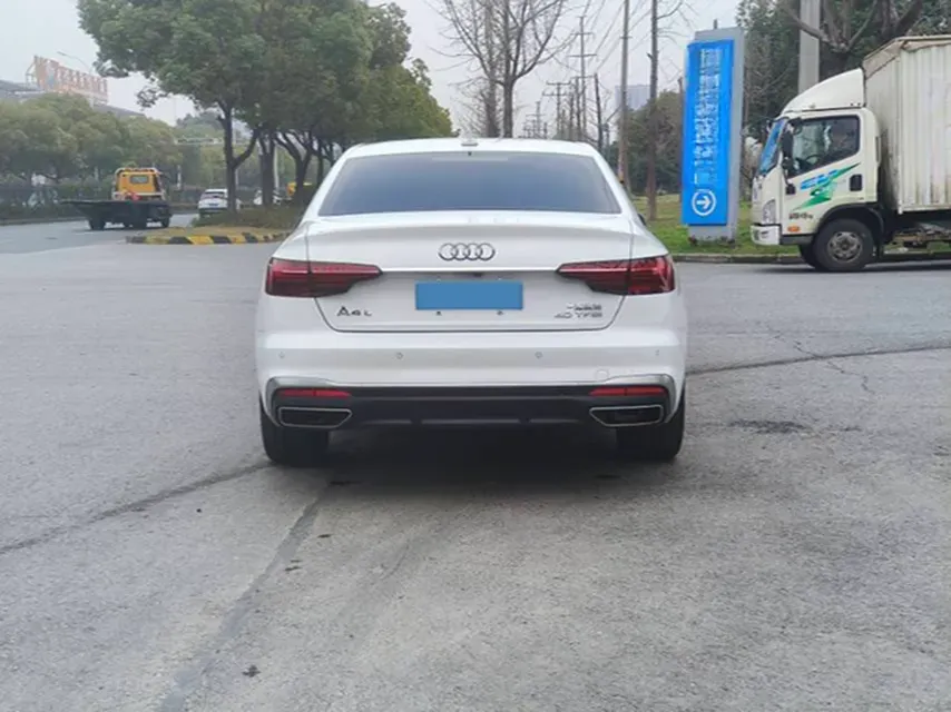 2020 Audi A4L 2.0T 190HP L4 7DCT,autocango,china used car exporter,china ev exporter,chinese used car exporter,chinese used ev exporter