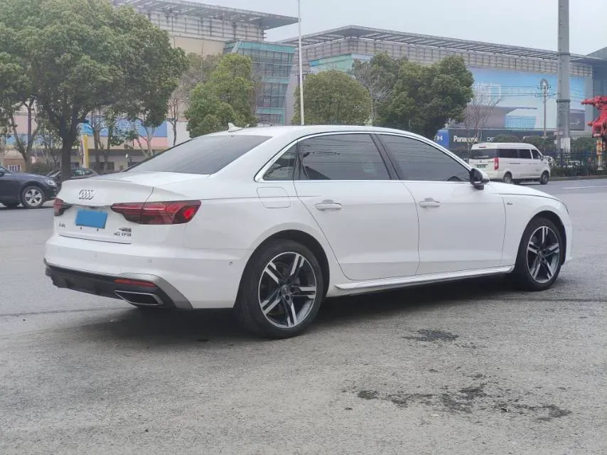 2020 Audi A4L 2.0T 190HP L4 7DCT,autocango,china used car exporter,china ev exporter,chinese used car exporter,chinese used ev exporter