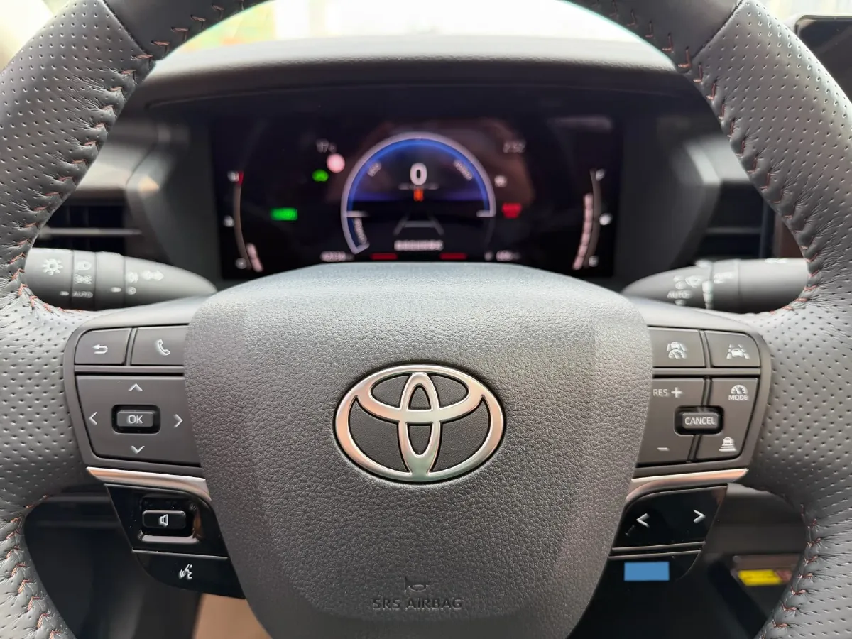 2024 Toyota Camry 2.0L 152HP L4 E-CVT Hybrid,autocango,china used car exporter,china ev exporter,chinese used car exporter,chinese used ev exporter