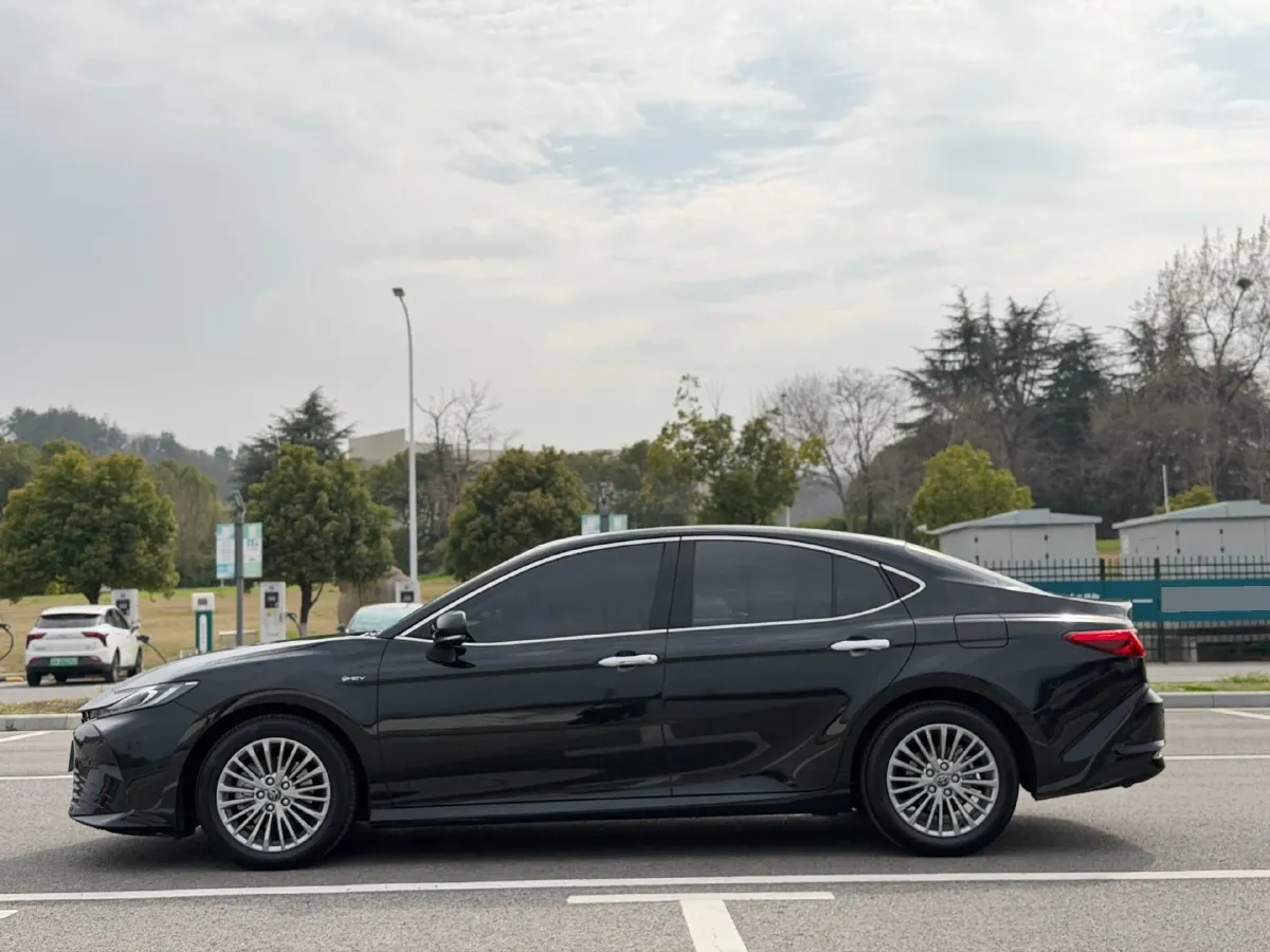 2024 Toyota Camry 2.0L 152HP L4 E-CVT Hybrid,autocango,china used car exporter,china ev exporter,chinese used car exporter,chinese used ev exporter