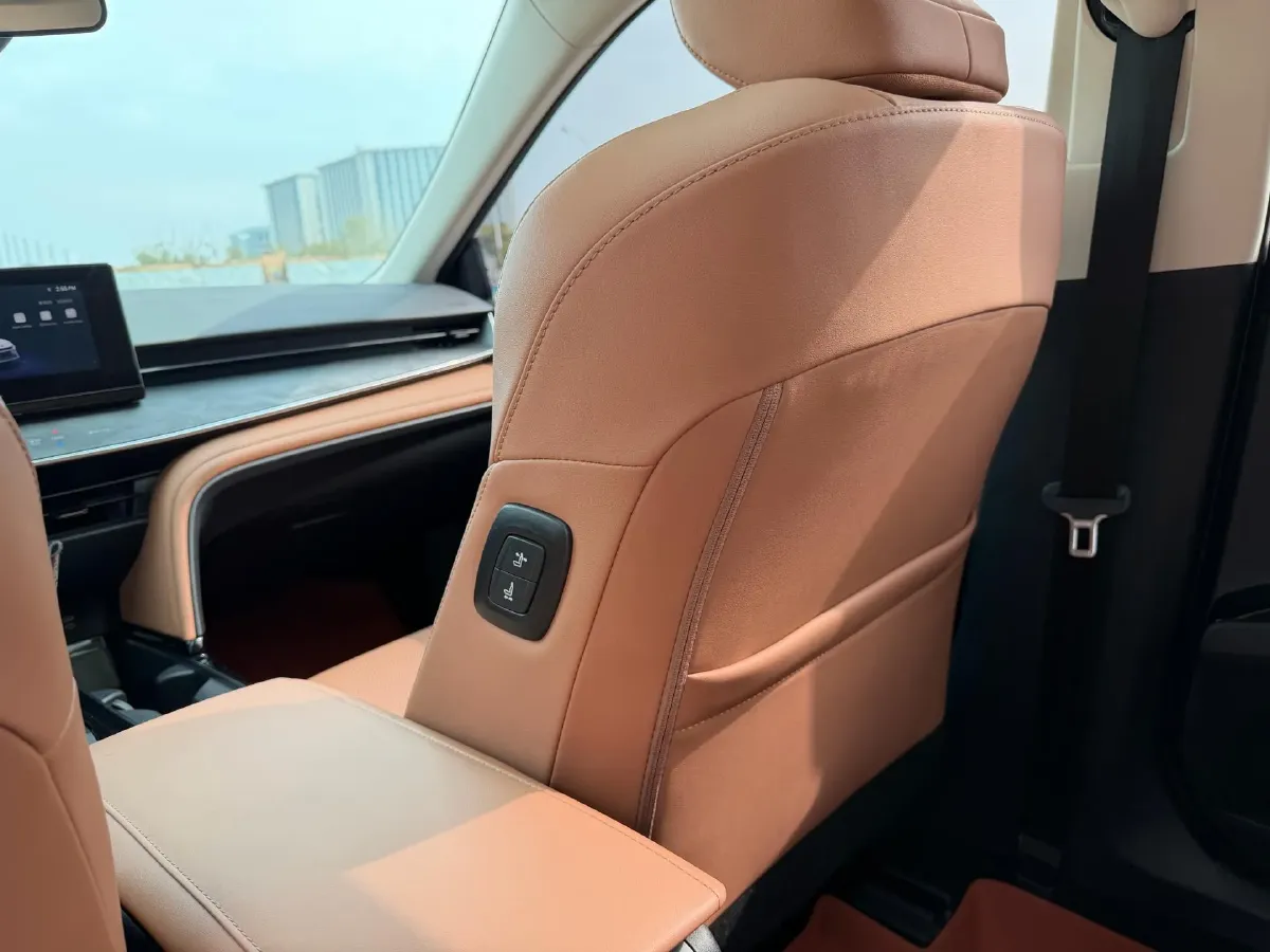 2024 Toyota Camry 2.0L 152HP L4 E-CVT Hybrid,autocango,china used car exporter,china ev exporter,chinese used car exporter,chinese used ev exporter