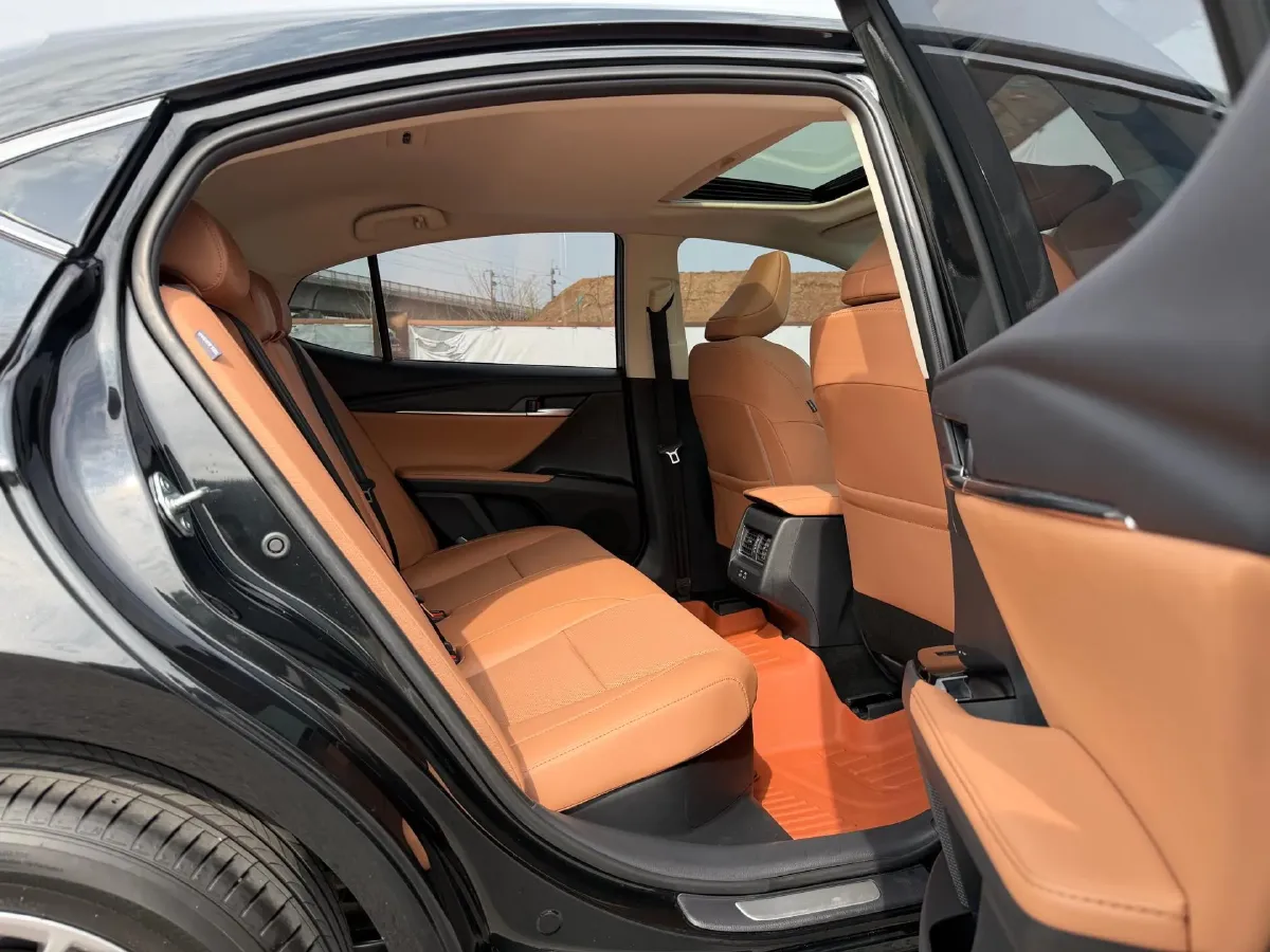 2024 Toyota Camry 2.0L 152HP L4 E-CVT Hybrid,autocango,china used car exporter,china ev exporter,chinese used car exporter,chinese used ev exporter