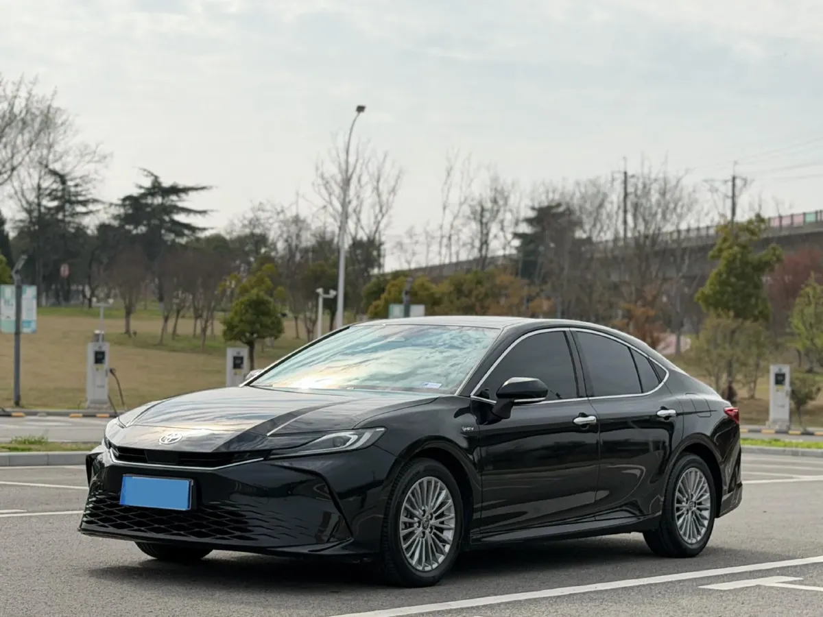 2024 Toyota Camry 2.0L 152HP L4 E-CVT Hybrid,autocango,china used car exporter,china ev exporter,chinese used car exporter,chinese used ev exporter