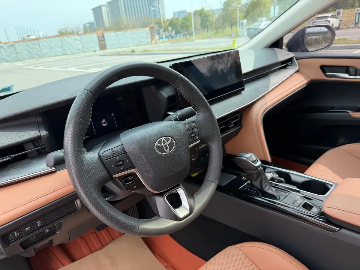 2024 Toyota Camry 2.0L 152HP L4 E-CVT Hybrid,autocango,china used car exporter,china ev exporter,chinese used car exporter,chinese used ev exporter