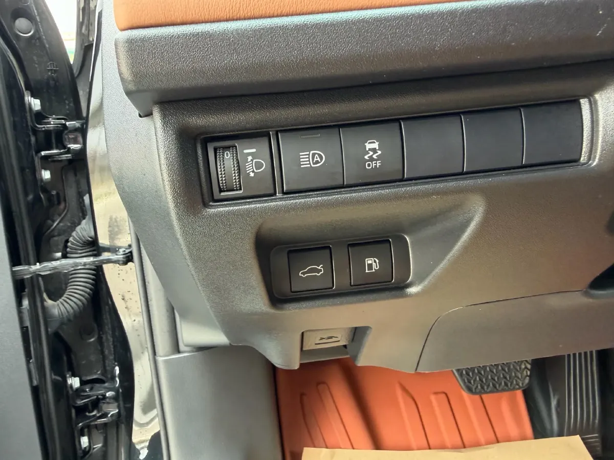 2024 Toyota Camry 2.0L 152HP L4 E-CVT Hybrid,autocango,china used car exporter,china ev exporter,chinese used car exporter,chinese used ev exporter