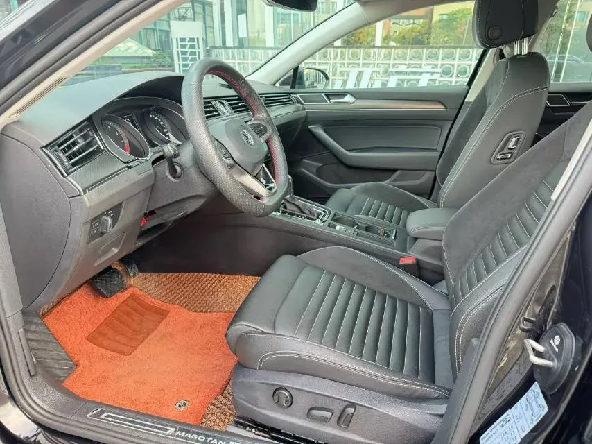 2020 Volkswagen Magotan 2.0T 186HP L4 7DCT,autocango,china used car exporter,china ev exporter,chinese used car exporter,chinese used ev exporter