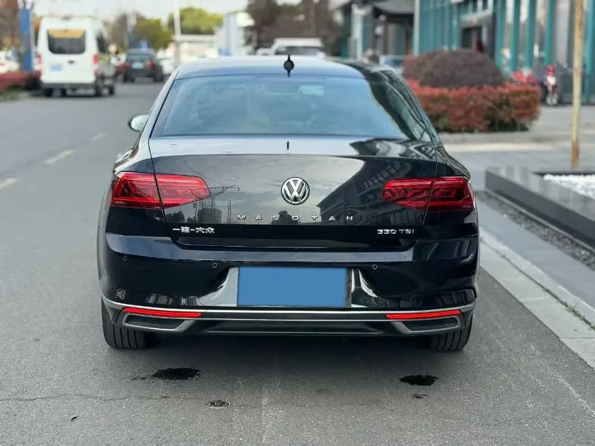 2020 Volkswagen Magotan 2.0T 186HP L4 7DCT,autocango,china used car exporter,china ev exporter,chinese used car exporter,chinese used ev exporter