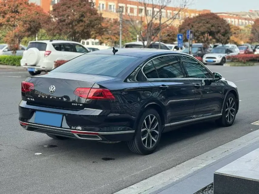 2020 Volkswagen Magotan 2.0T 186HP L4 7DCT,autocango,china used car exporter,china ev exporter,chinese used car exporter,chinese used ev exporter