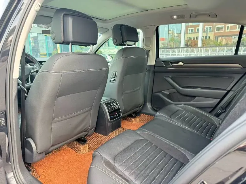 2020 Volkswagen Magotan 2.0T 186HP L4 7DCT,autocango,china used car exporter,china ev exporter,chinese used car exporter,chinese used ev exporter