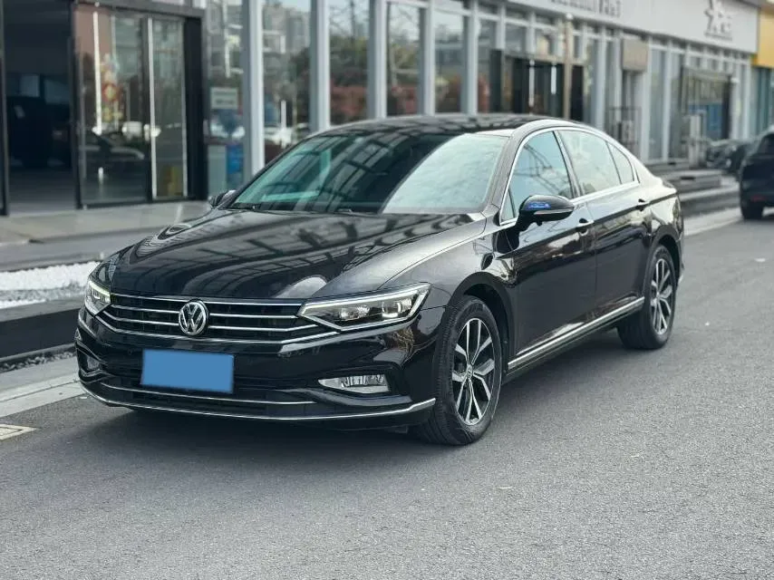 2020 Volkswagen Magotan 2.0T 186HP L4 7DCT,autocango,china used car exporter,china ev exporter,chinese used car exporter,chinese used ev exporter