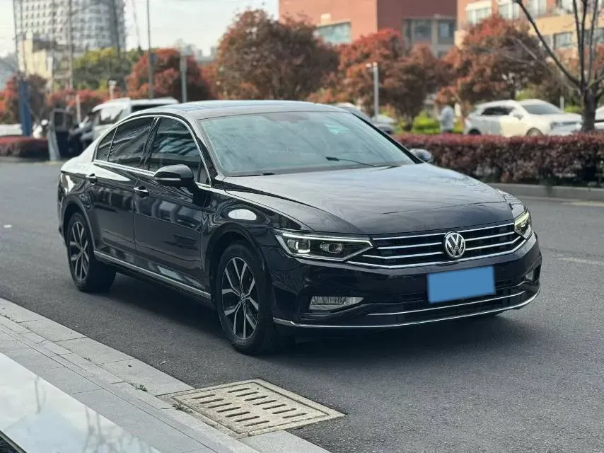 2020 Volkswagen Magotan 2.0T 186HP L4 7DCT,autocango,china used car exporter,china ev exporter,chinese used car exporter,chinese used ev exporter