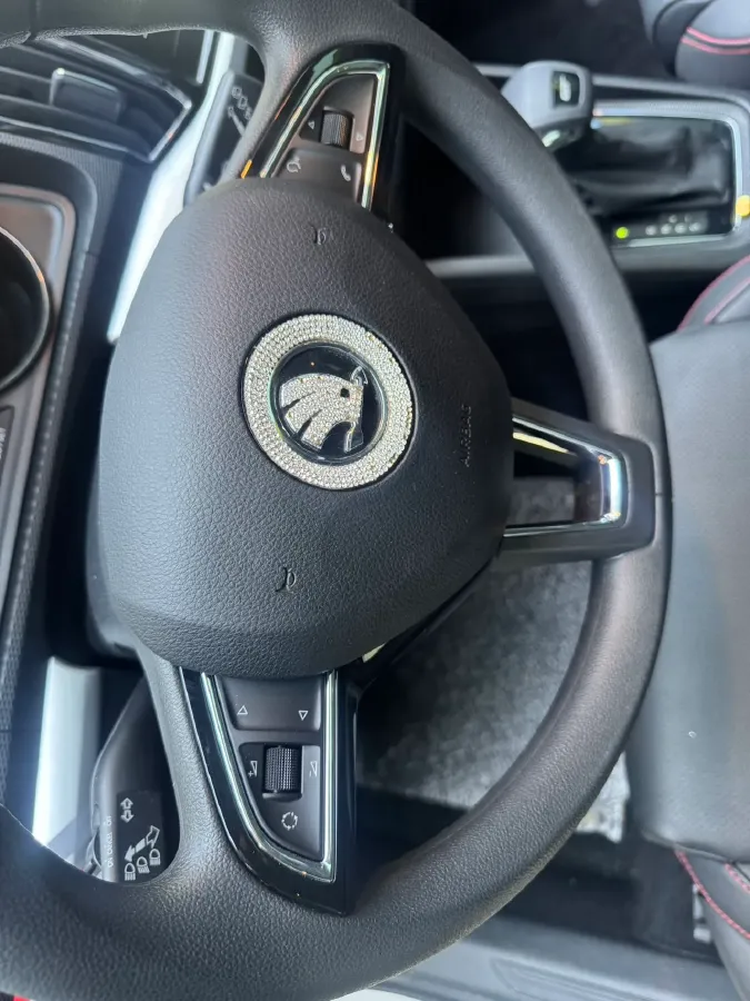 2023 Skoda Kamiq 1.5L 112HP L4 6AT,autocango,china used car exporter,china ev exporter,chinese used car exporter,chinese used ev exporter