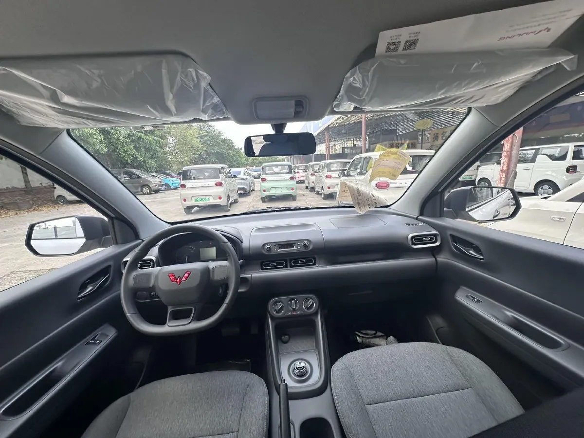 2024 WuLing HongGuang New Energy BEV 32.6KWH,autocango,china used car exporter,china ev exporter,chinese used car exporter,chinese used ev exporter