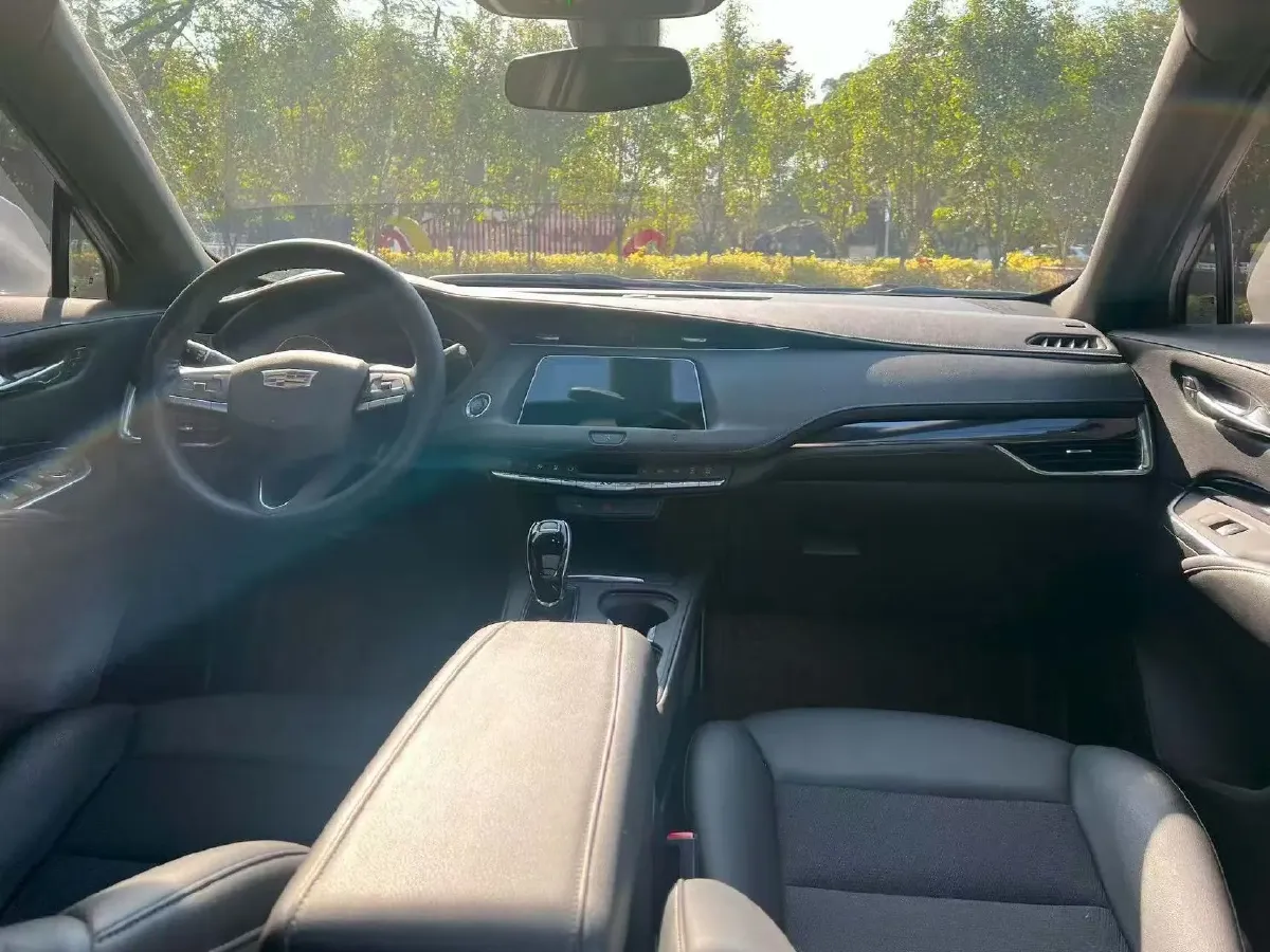 2021 Cadillac XT4 2.0T 237HP L4 9AT,autocango,china used car exporter,china ev exporter,chinese used car exporter,chinese used ev exporter