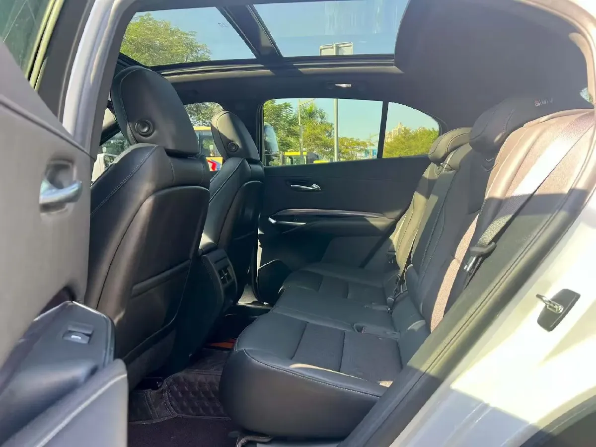 2021 Cadillac XT4 2.0T 237HP L4 9AT,autocango,china used car exporter,china ev exporter,chinese used car exporter,chinese used ev exporter