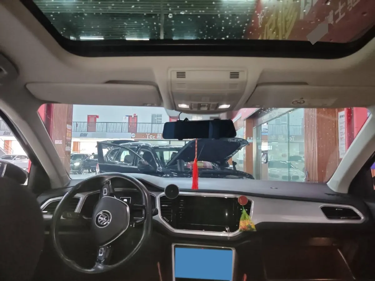 2021 Volkswagen T-Roc 1.4T 150HP L4 7DCT,autocango,china used car exporter,china ev exporter,chinese used car exporter,chinese used ev exporter