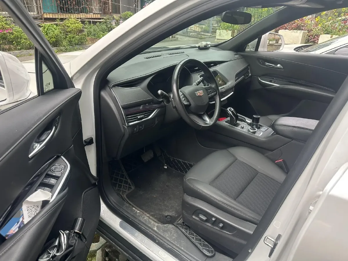 2021 Cadillac XT4 2.0T 237HP L4 9AT,autocango,china used car exporter,china ev exporter,chinese used car exporter,chinese used ev exporter