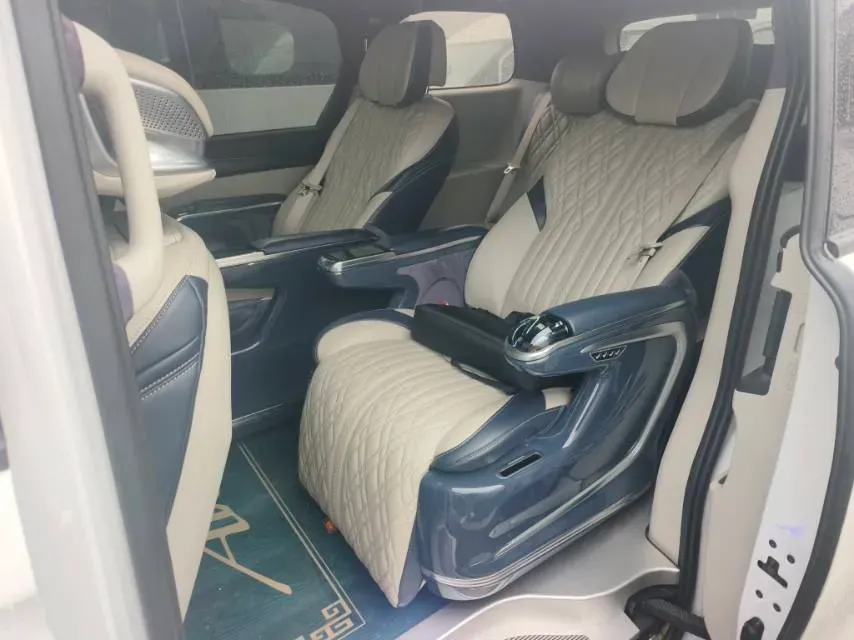 2021 Buick GL8 2.0T 237HP L4 9AT,autocango,china used car exporter,china ev exporter,chinese used car exporter,chinese used ev exporter