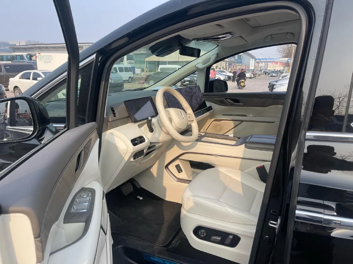 2025 WEY HighMountain 1.5T 170HP L4 4DHT PHEV,autocango,china used car exporter,china ev exporter,chinese used car exporter,chinese used ev exporter