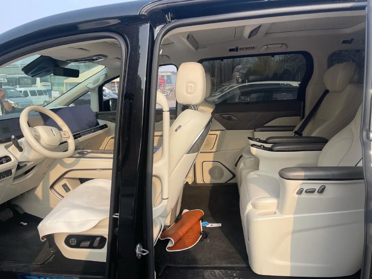 2025 WEY HighMountain 1.5T 170HP L4 4DHT PHEV,autocango,china used car exporter,china ev exporter,chinese used car exporter,chinese used ev exporter