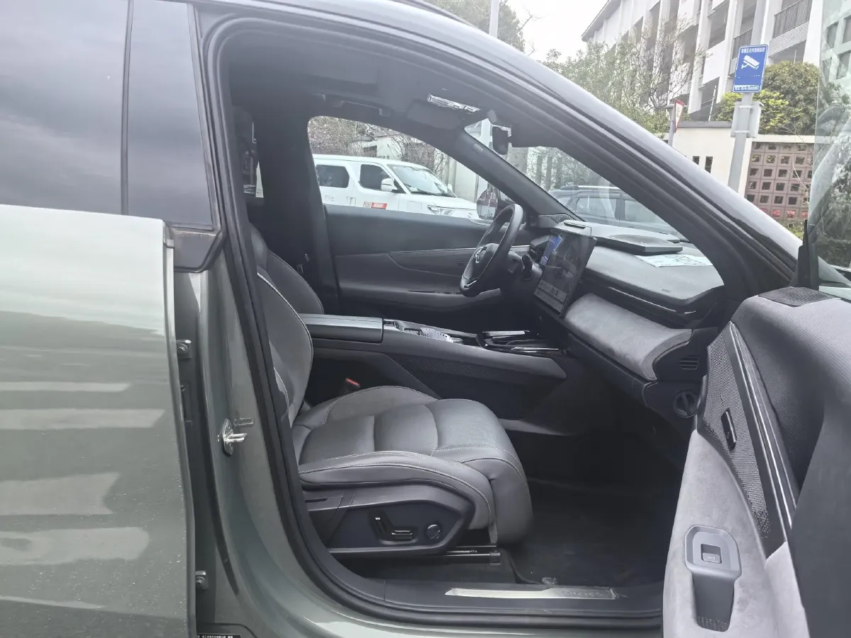 2023 LYNK&CO 08 EM-P 1.5T 163HP L4 3DHT PHEV 39.6KWH,autocango,china used car exporter,china ev exporter,chinese used car exporter,chinese used ev exporter