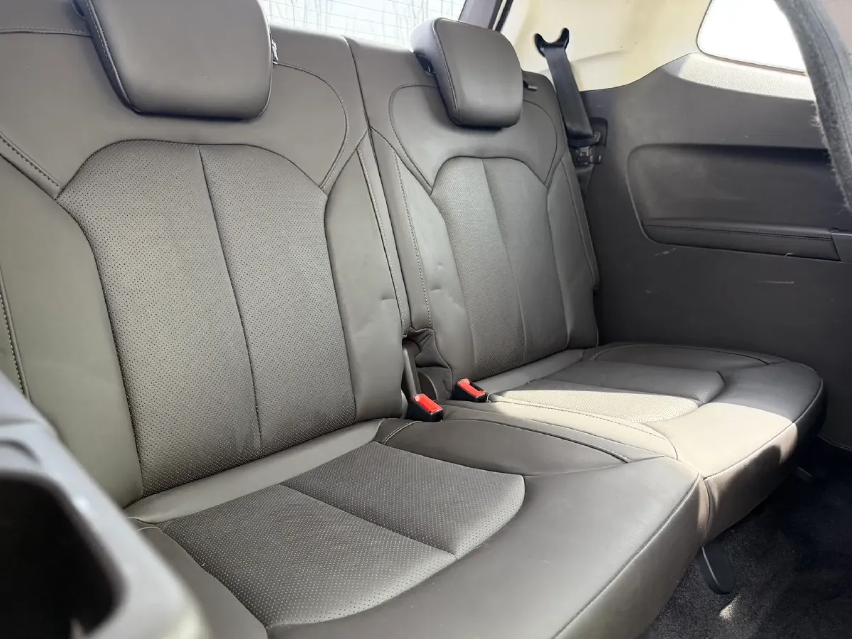 2019 Roewe RX8 2.0T 222HP L4 6AT,autocango,china used car exporter,china ev exporter,chinese used car exporter,chinese used ev exporter