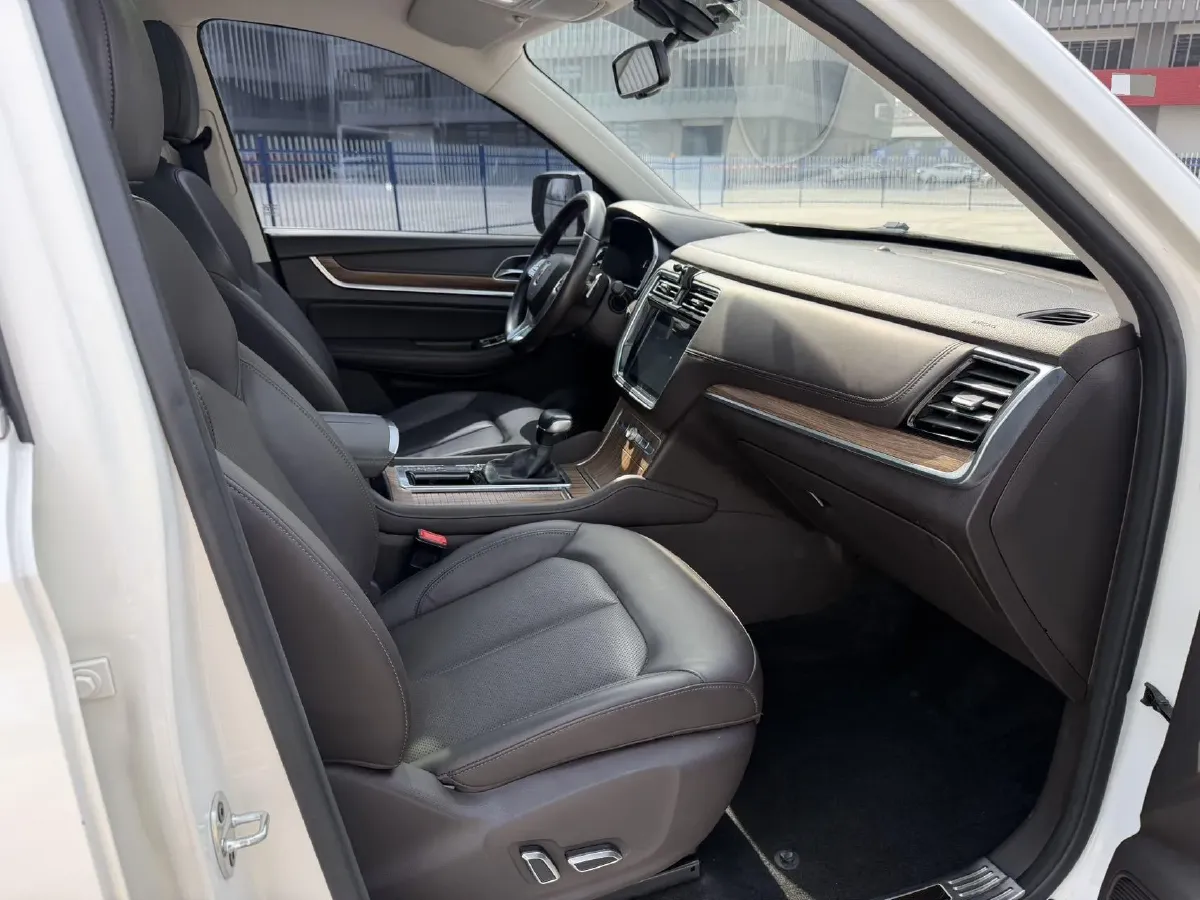 2019 Roewe RX8 2.0T 222HP L4 6AT,autocango,china used car exporter,china ev exporter,chinese used car exporter,chinese used ev exporter