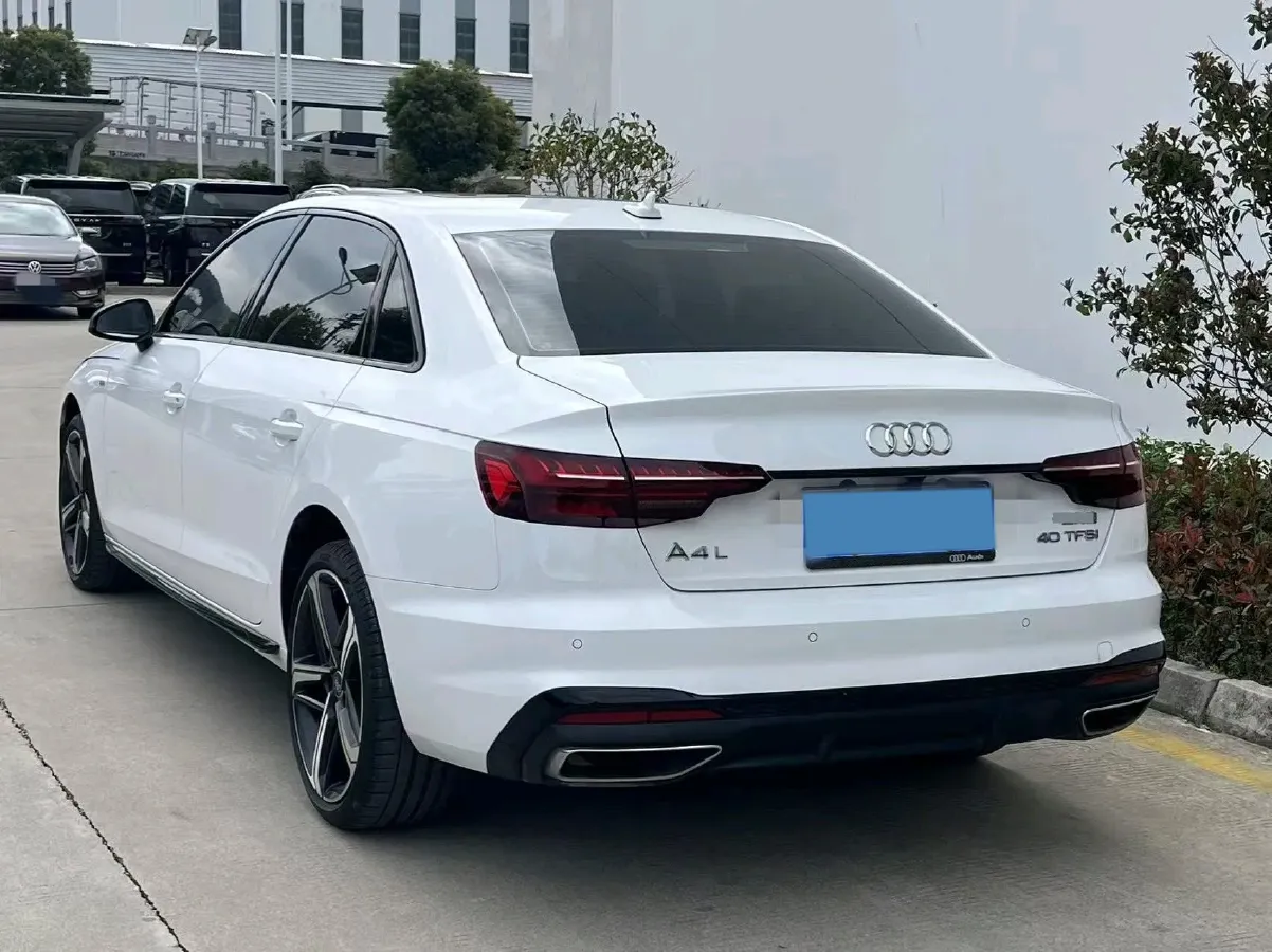 2024 Audi A4L 2.0T 190HP L4 7DCT,autocango,china used car exporter,china ev exporter,chinese used car exporter,chinese used ev exporter